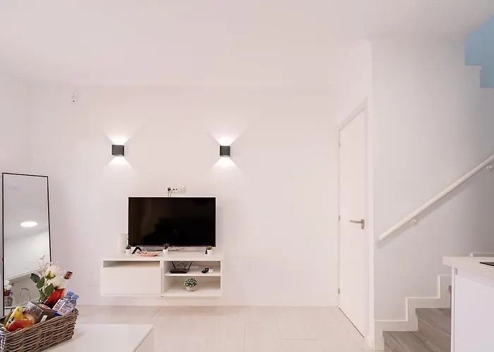 Modern Duplex With Pool And Private Terrace